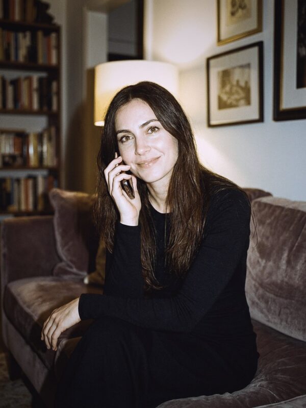 Karine, hôtesse du téléphone rose
